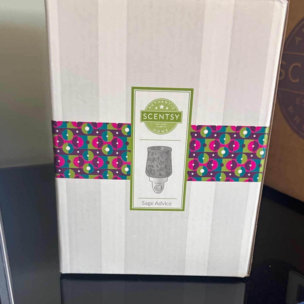 Scentsy Sage Advice Warmer with Vibrant Pattern